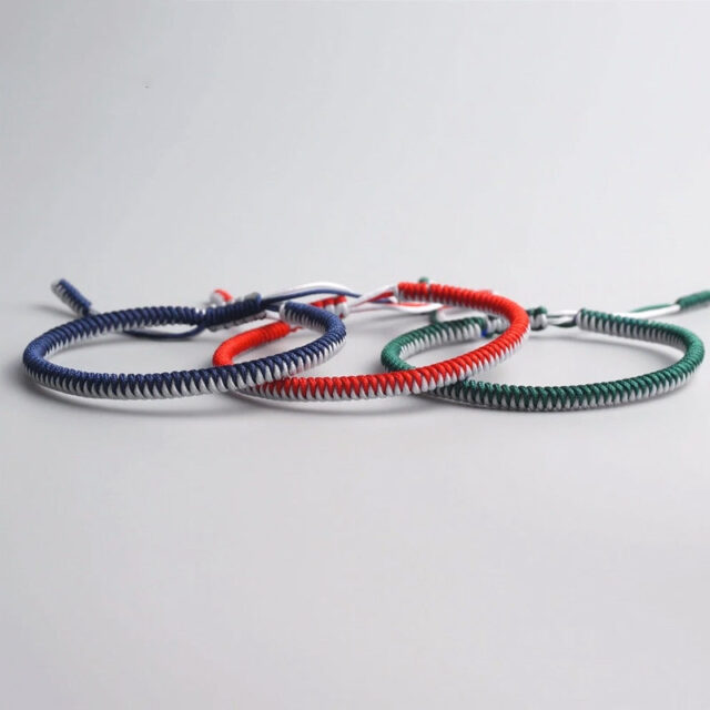 Triple20Bracelet20Tibetain20Bleu20Rouge20Vert 1